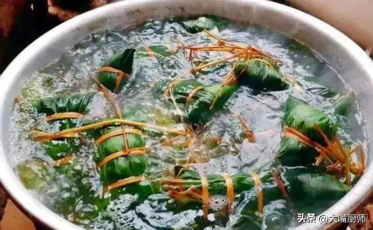 生的清水粽子怎么煮米白软糯,煮清水粽子最正确的方法