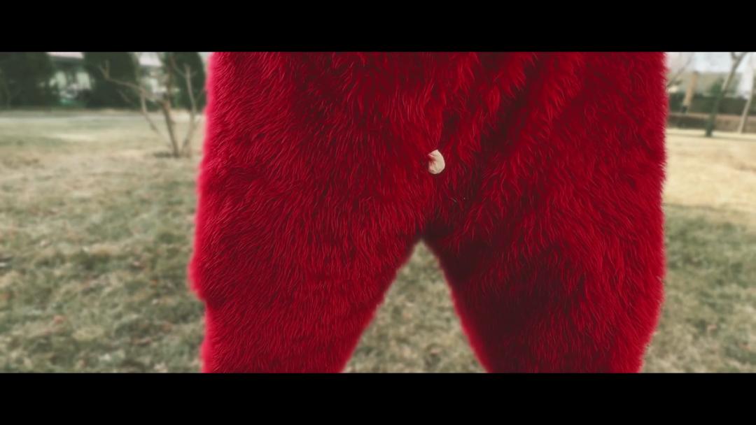 大长腿晶女郎+“过气”动作明星，这组合想不烂都难