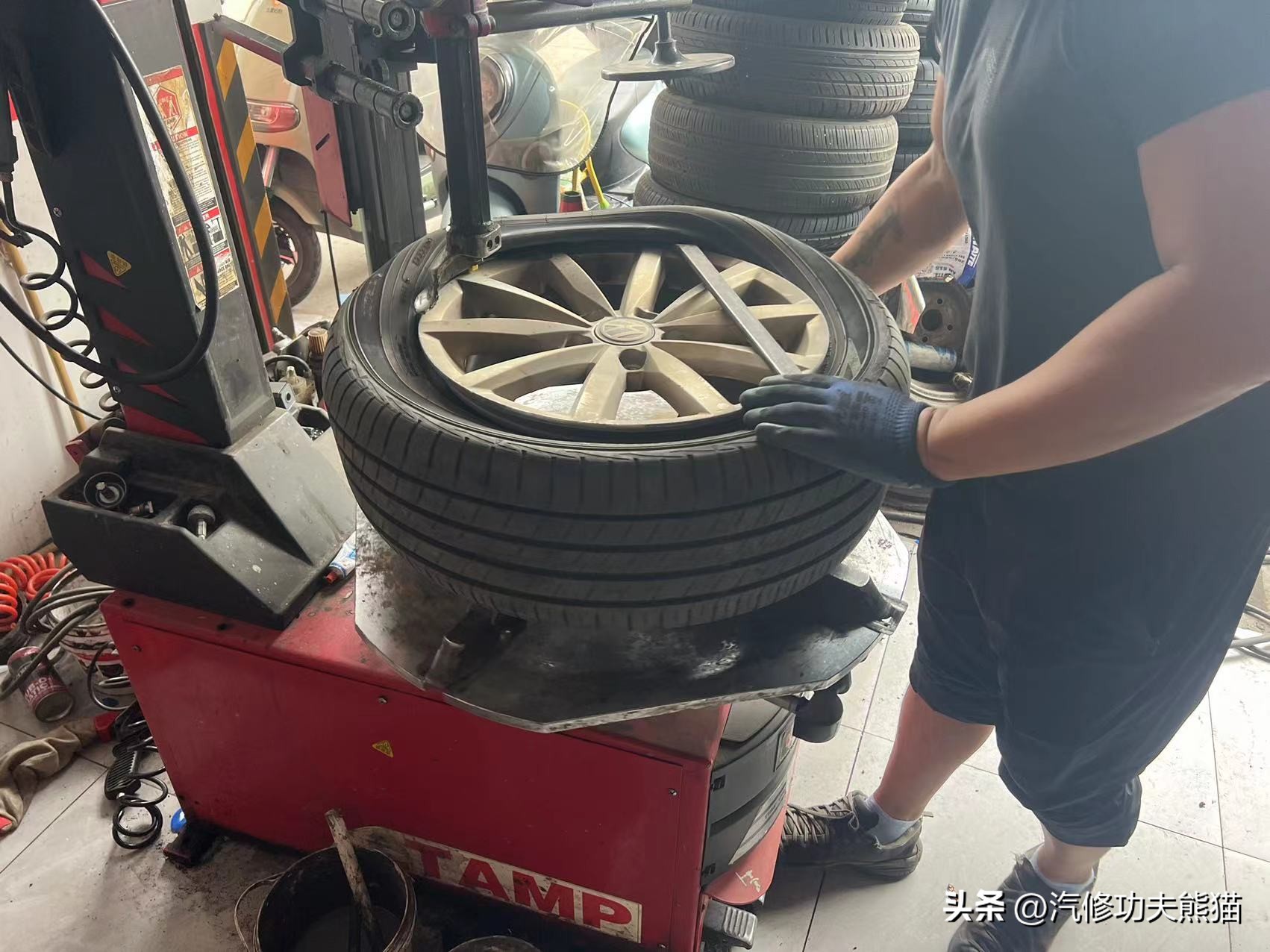 简单的给车做个保养,如何给车做保养视频