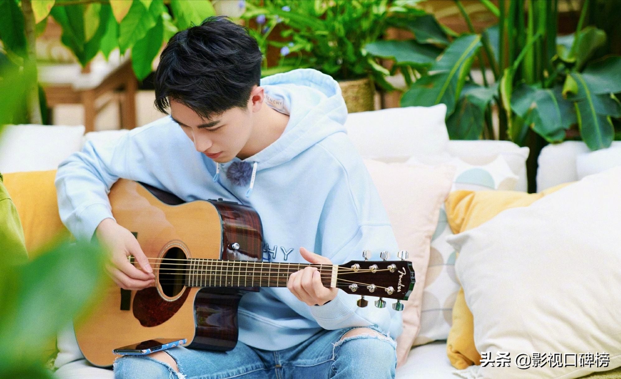 许魏洲宣布结婚,许魏洲晒结婚证官宣婚讯