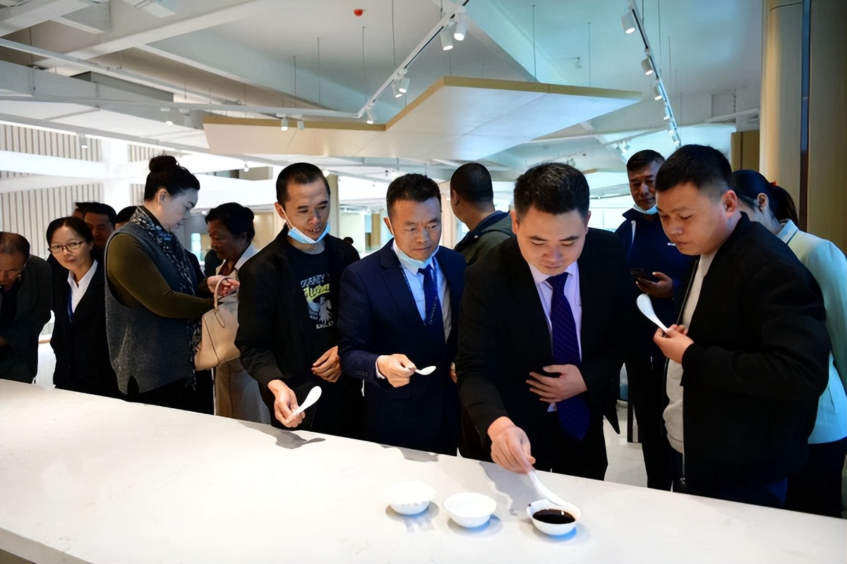 浜戝崡楂樻牎瑙嗗療,浜戝崡澶у鑰冨療璋冪爺