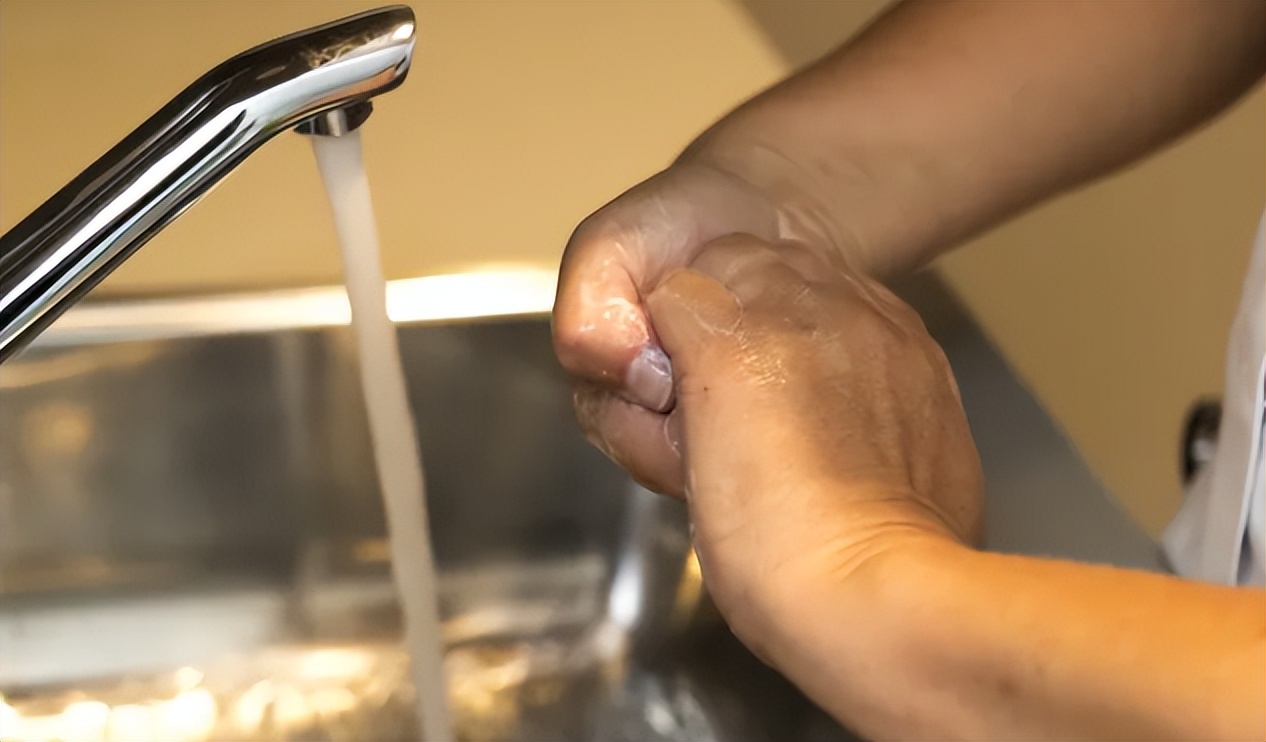 千万要注意六种寄生虫多的食物,提醒6种食物是寄生虫的重灾区