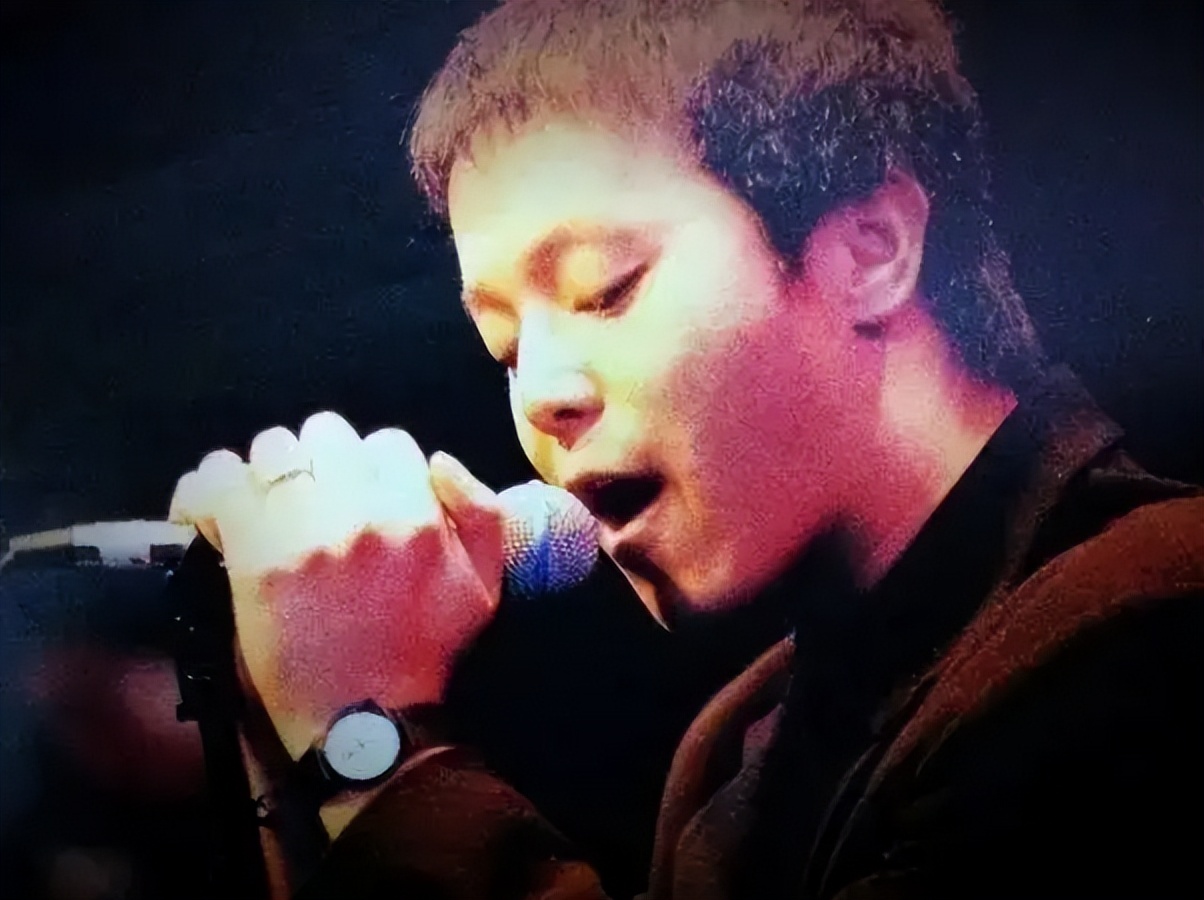 王菲和谢霆锋张柏芝的情史,李亚鹏与王菲现在的情史