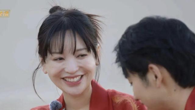 金莎少女感郝蕾,金莎正面回应郝蕾的点评