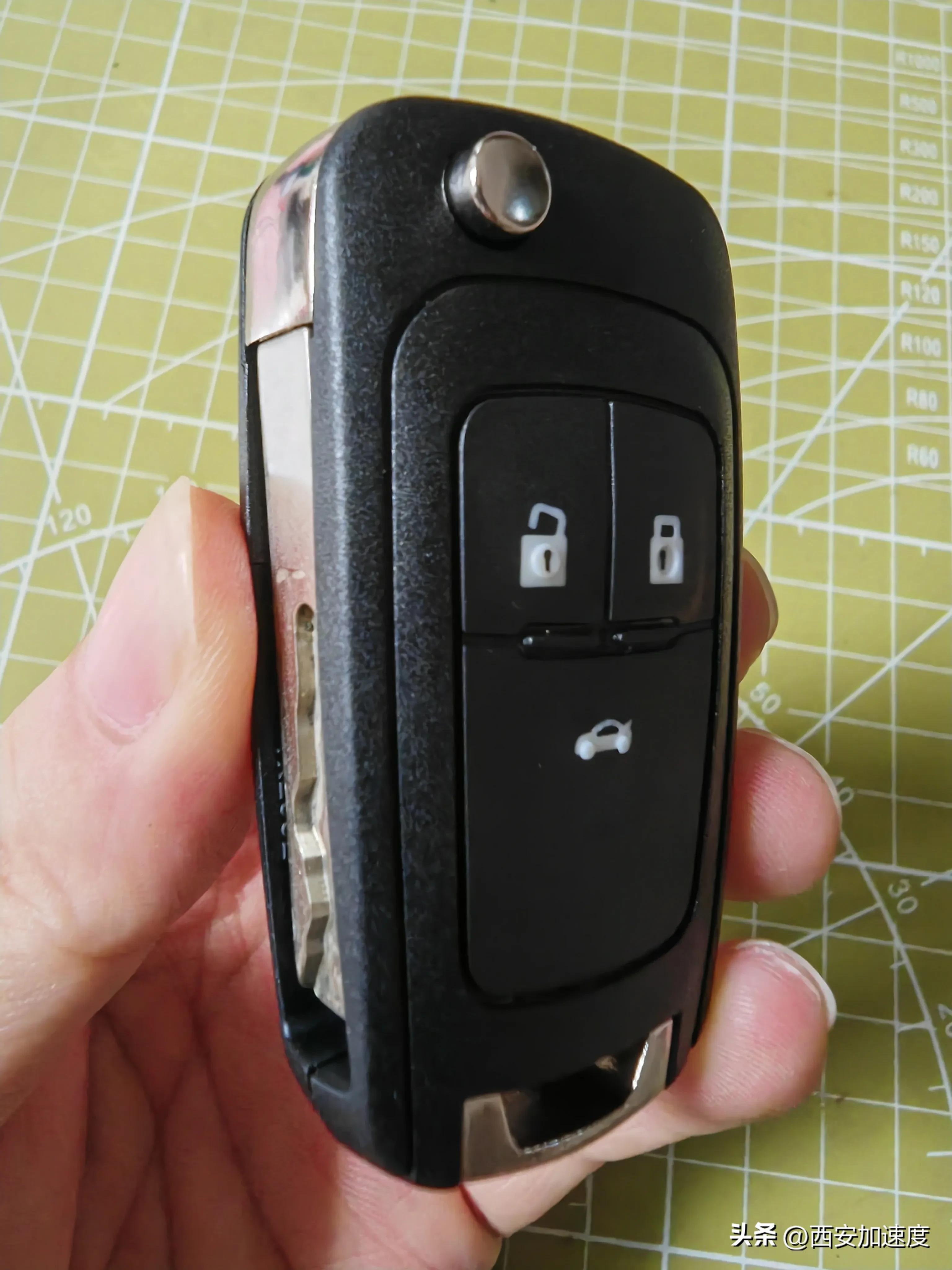 科鲁兹钥匙壳换新款外壳,怎么换汽车遥控器钥匙外壳