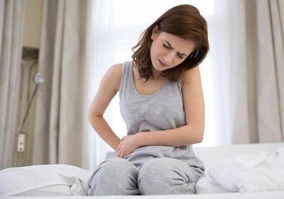 女性阴道有白色泡沫排出，或许暗示4种情况，别不当回事