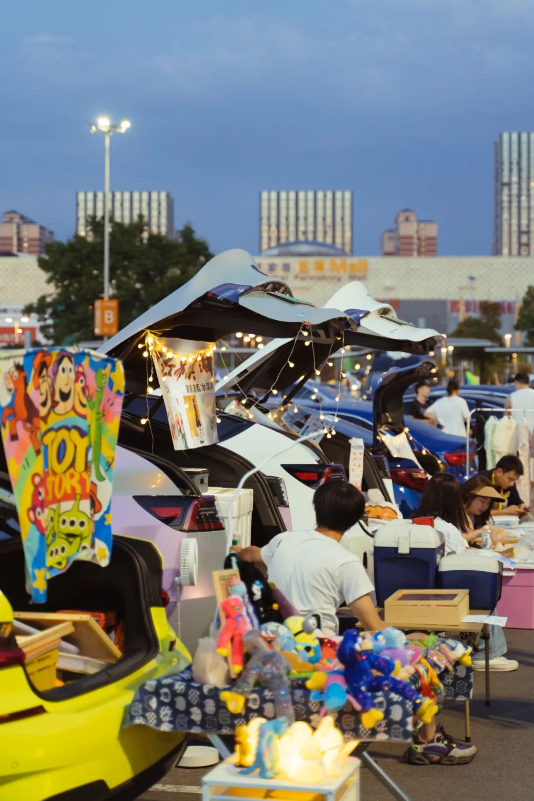 摆摊日入两千,摆摊日入一两千