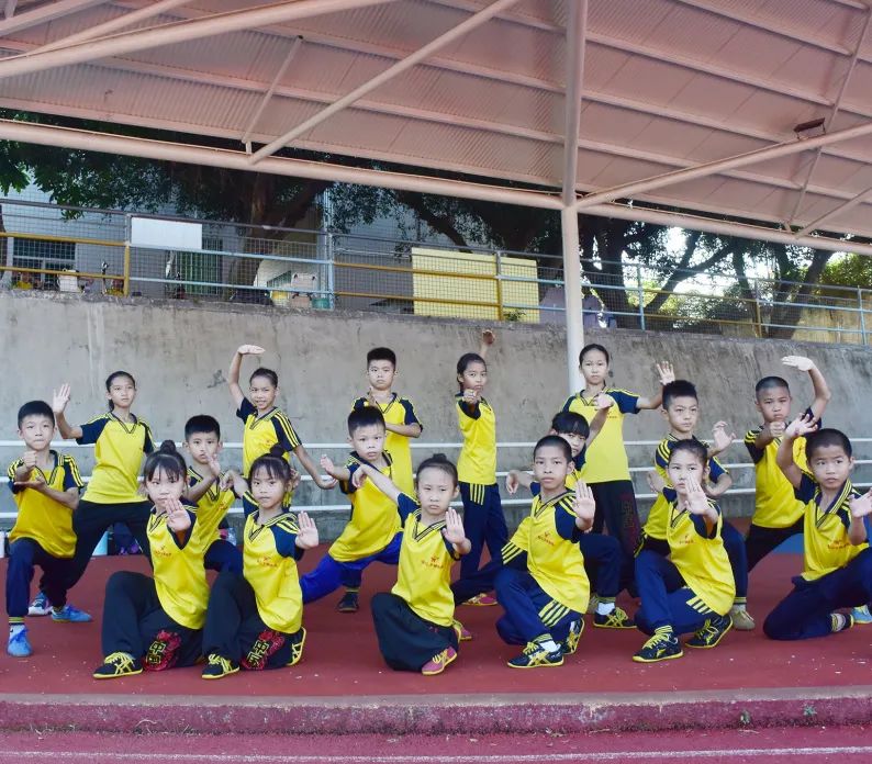 喜迎二十大做党的好孩子,喜迎20大做新时代好少年