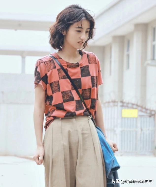 怎样烫发让黑长直显得你头发多,黑长直不想贴头皮怎么烫发