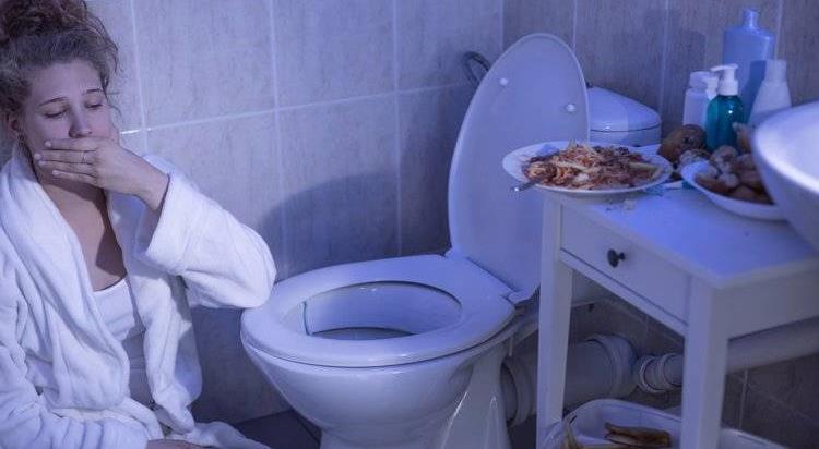 女生将50cm仙女管塞入体内，遭1.7亿人围观：病态欲望正在蔓延