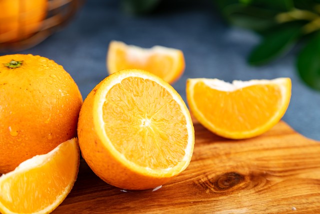 种植橙子苗时要施什么底肥,橙子树苗的种植时可以下农家肥吗