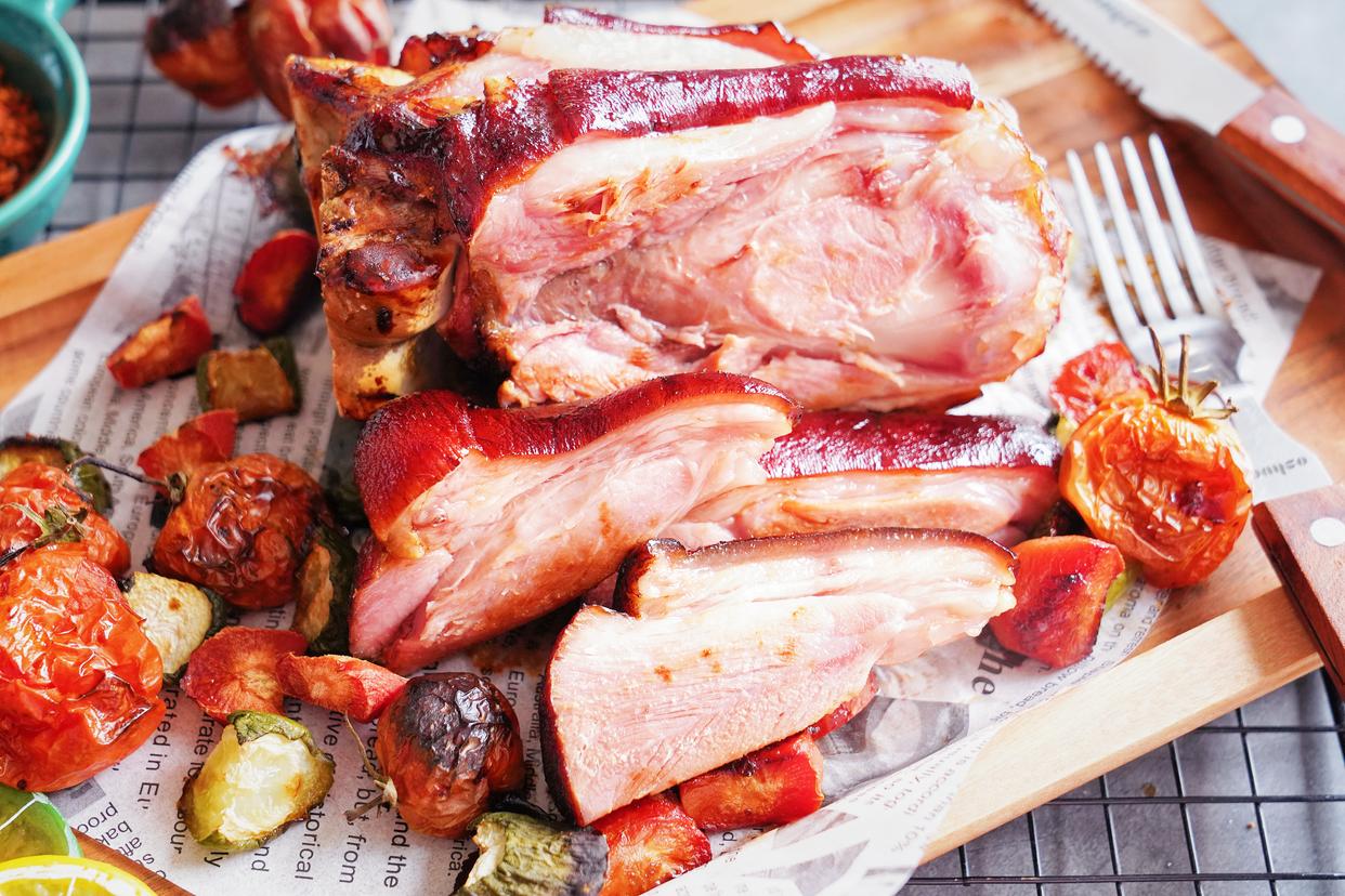 软烂不油腻的烤猪蹄你值得拥有,德国咸脆猪手如何烤才皮脆