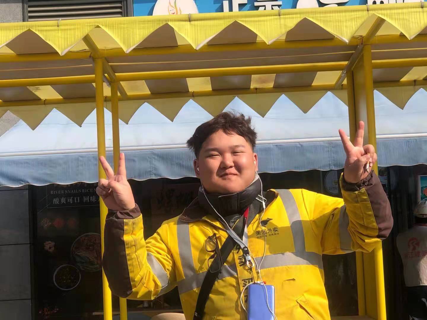 跑外卖一个月跑多少单能月入7000,跑外卖月入一万一天要跑多少单