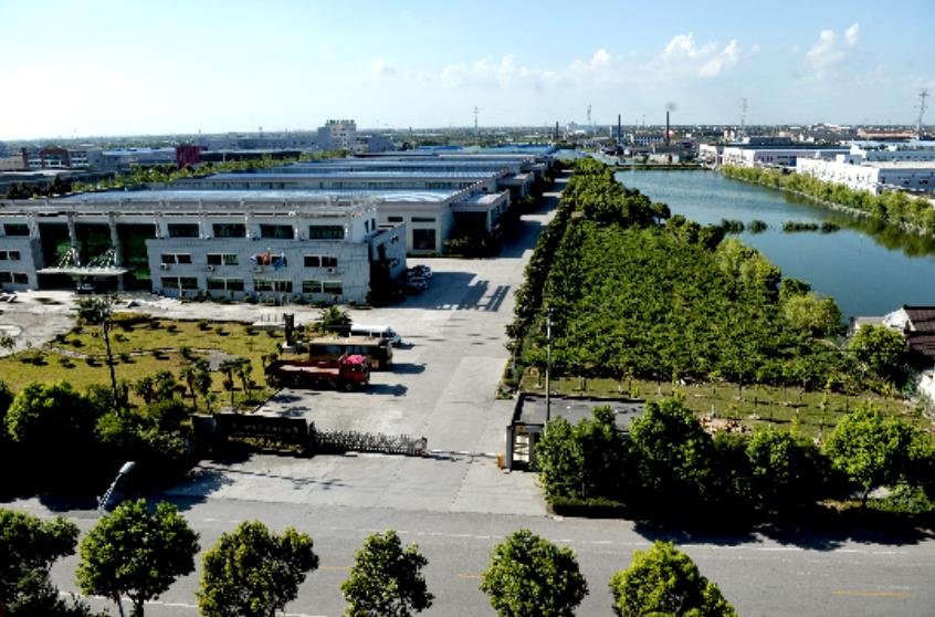 逆袭为百亿富豪的秦荣华，从日本买10000根木头：这本就是中国的