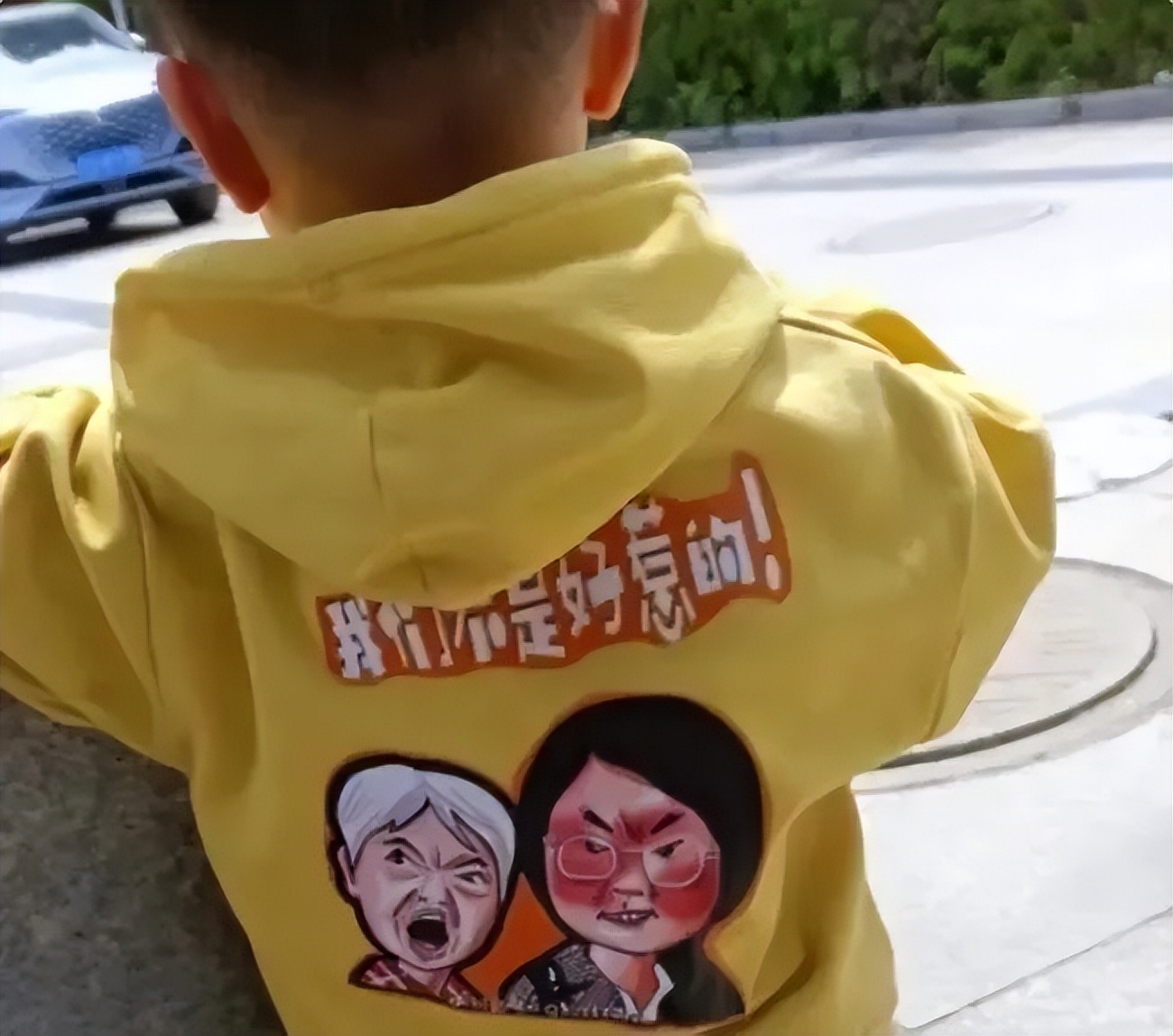 婆孙两人插队被制止后发飙,插队婆孙遭谴责