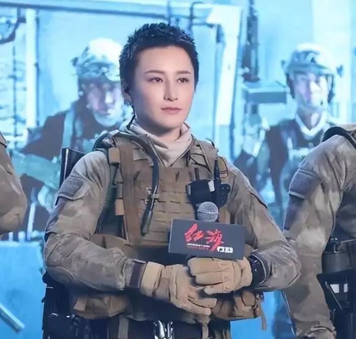 刚打完玻尿酸就别来尬演女兵了这5位女星演女兵让人看着真难受
