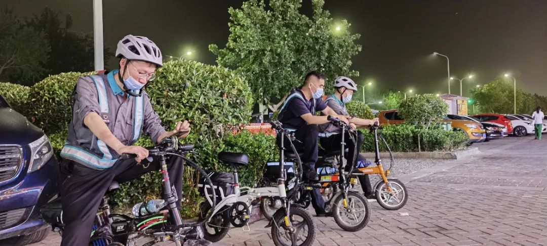 代驾师傅一般几点钟上线接单,凌晨12点代驾在哪好接单