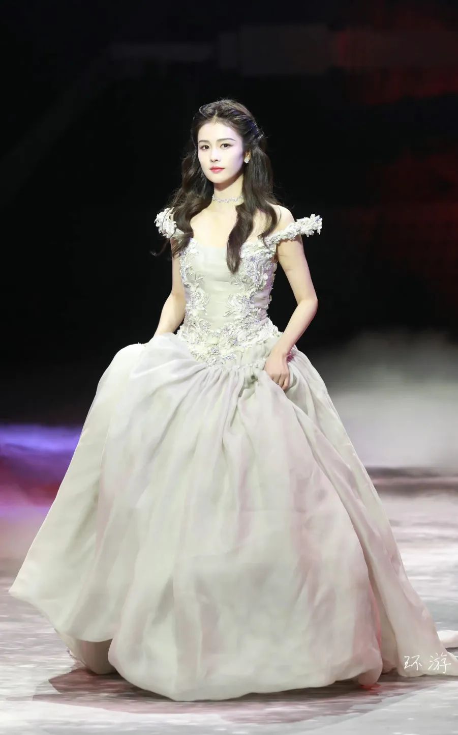 易梦玲网红衣服,易梦玲穿迪奥古董高定