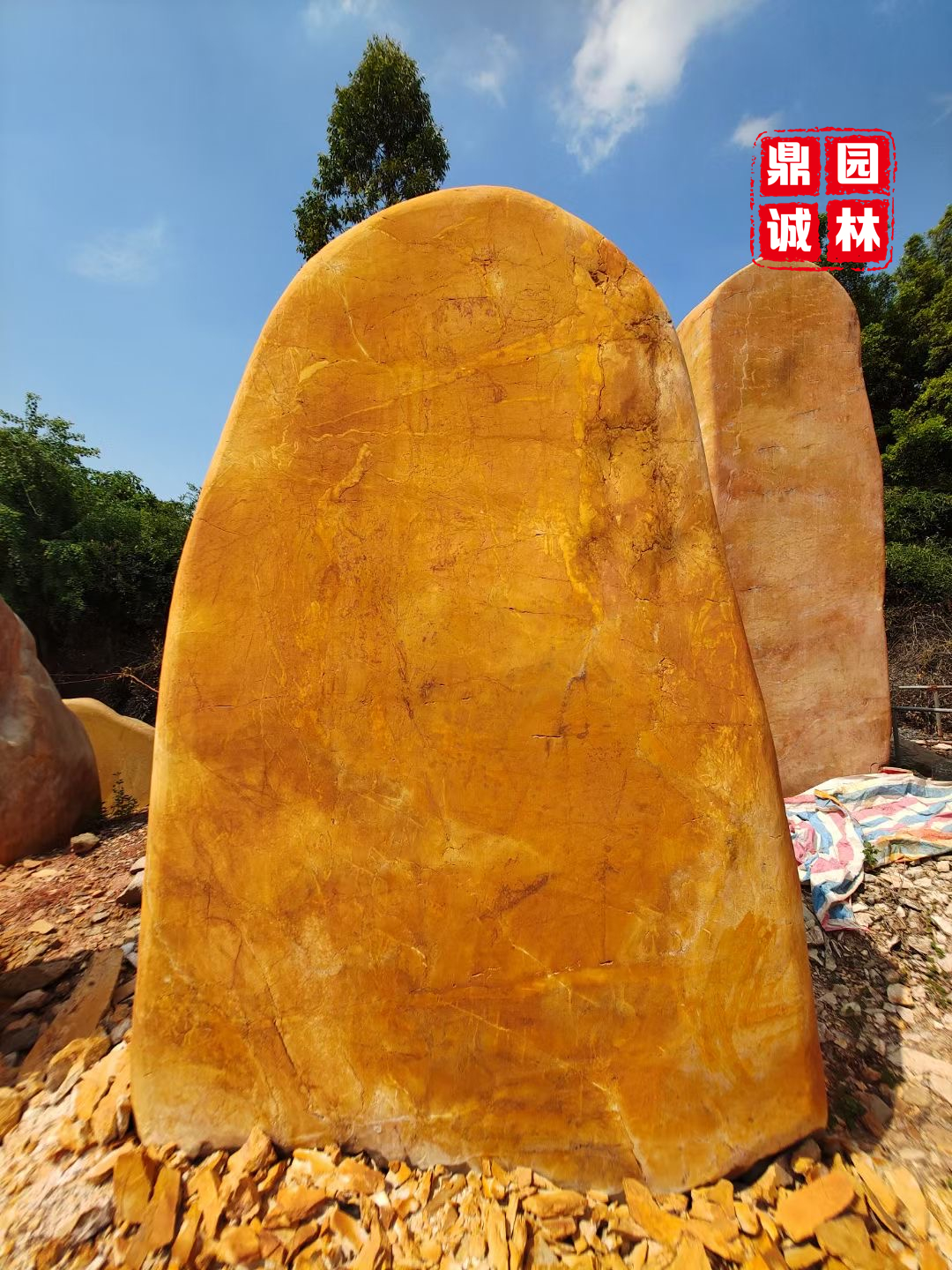 江苏黄蜡石刻字景观石摆件,瓦房店景观刻字石图片