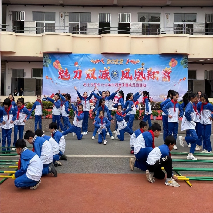 南康赤土民族小学,南康区赤土民族中心小学六年级