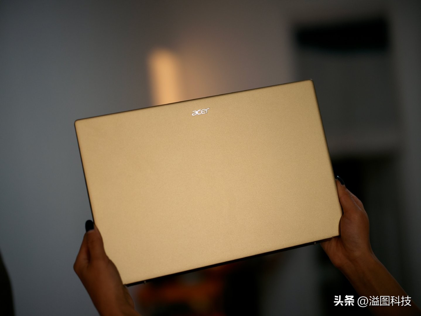 宏碁非凡s3的无线鼠标插口在哪,宏碁非凡s3自动感应亮度怎么关