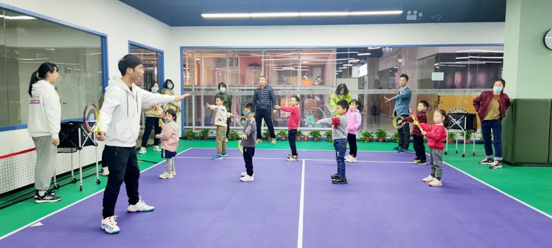 全民健身日健身盛宴点燃运动激情,周末公益养生课