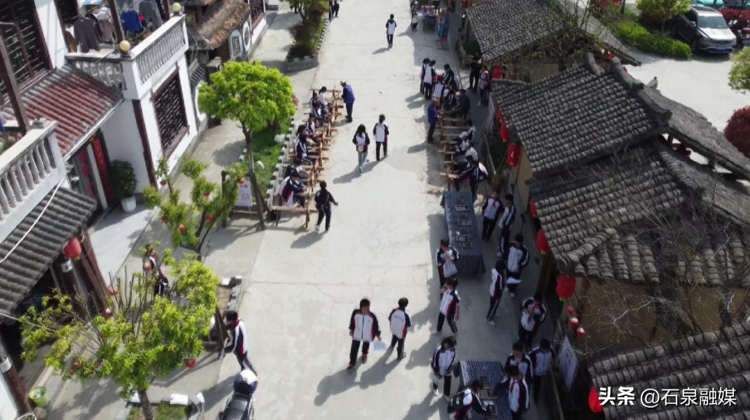 石泉县后柳镇中坝村：手工作坊织就致富梦庭院经济蹚出振兴路