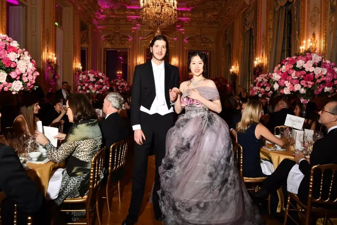 顶豪找贵族，LV家小公子的女友原来是伯爵之后…