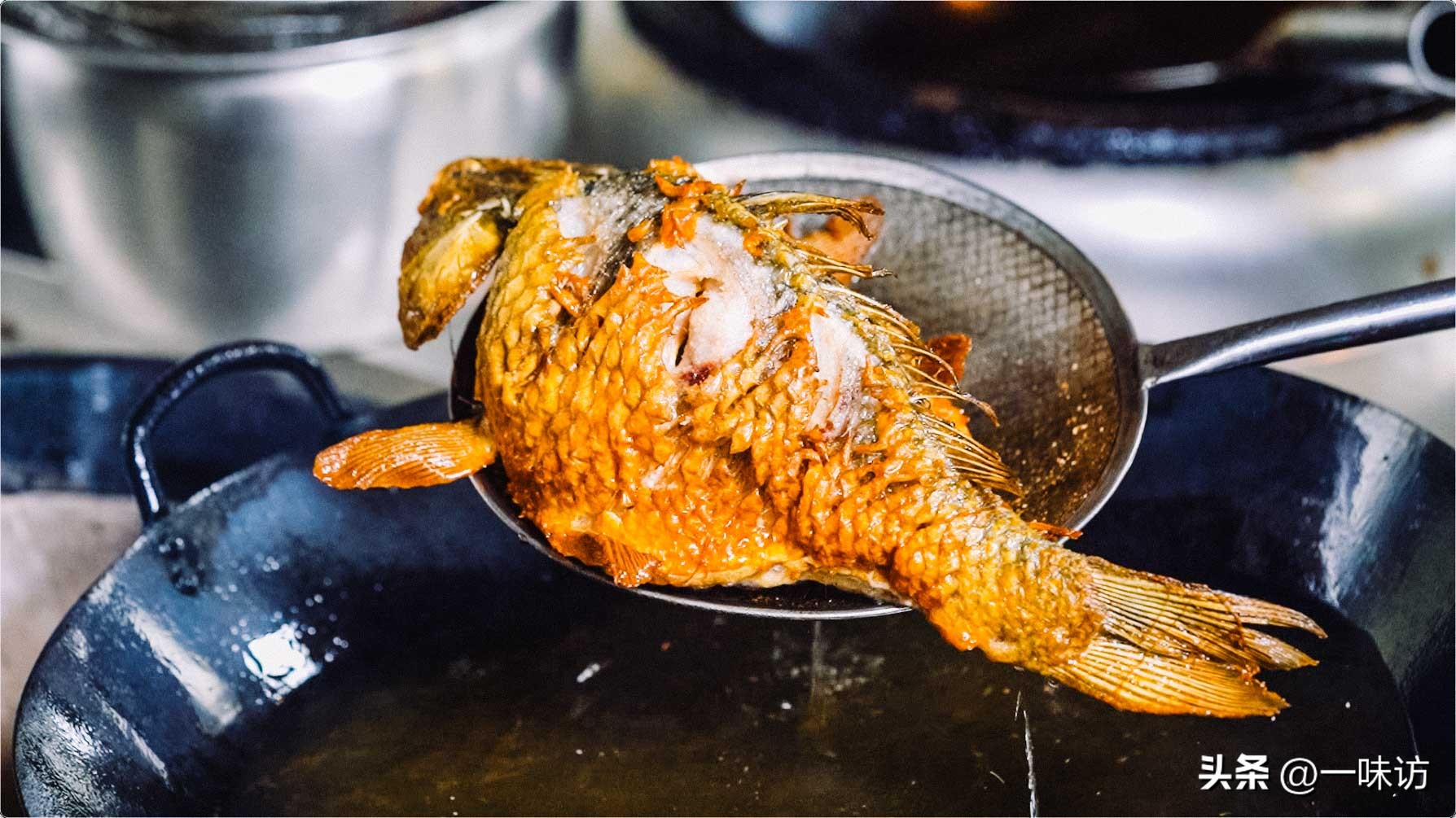 带鱼鳞的鲤鱼怎么做好吃,红烧鲤鱼炸带鱼的家常做法