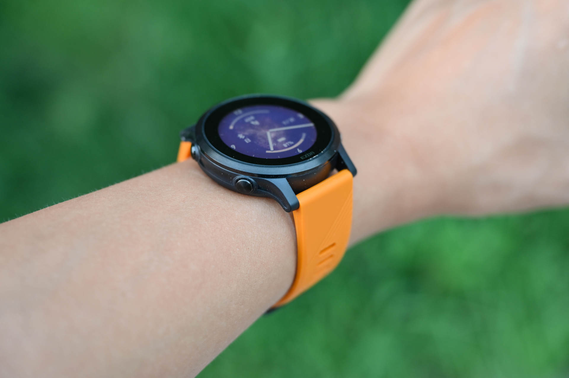 别再花冤枉钱了，时尚好用的专业跑表：宜准R6