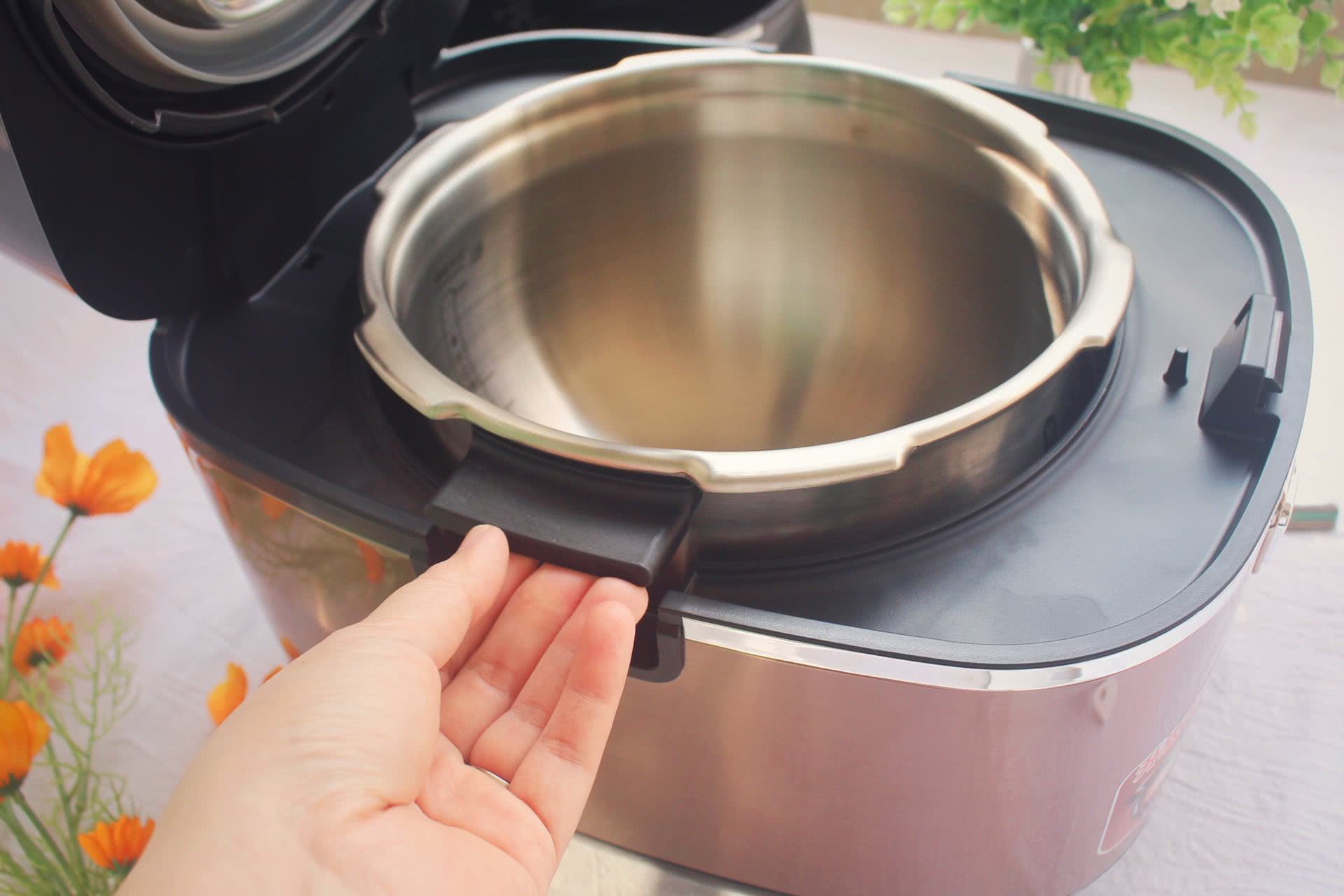 电饭煲和电压力锅有何不同,电饭煲还是电压力锅实用