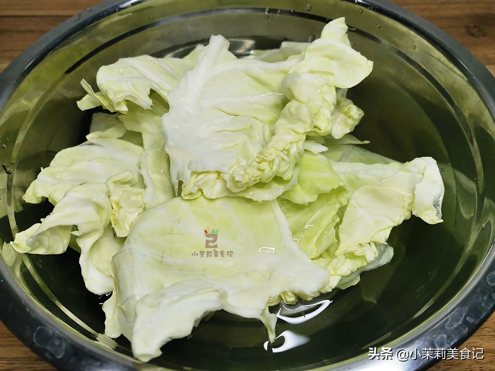 女人皮肤干燥需要补水吗,秋冬皮肤干燥可以每天敷面膜吗