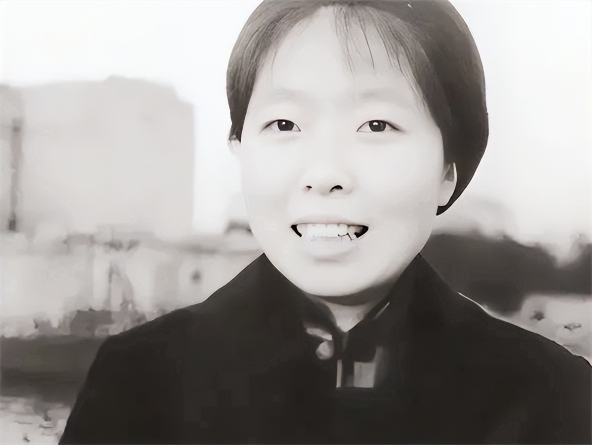 结婚10日萧军就变心，此后50年视妻如空气，妻子晚年竟说：不后悔