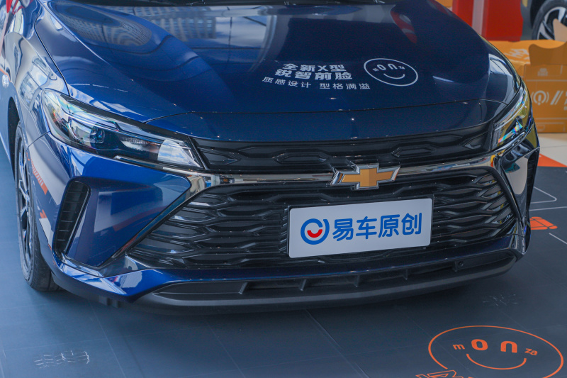 雪佛兰科鲁泽10万家轿天花板,雪佛兰科鲁泽20241.3t轻混什么意思