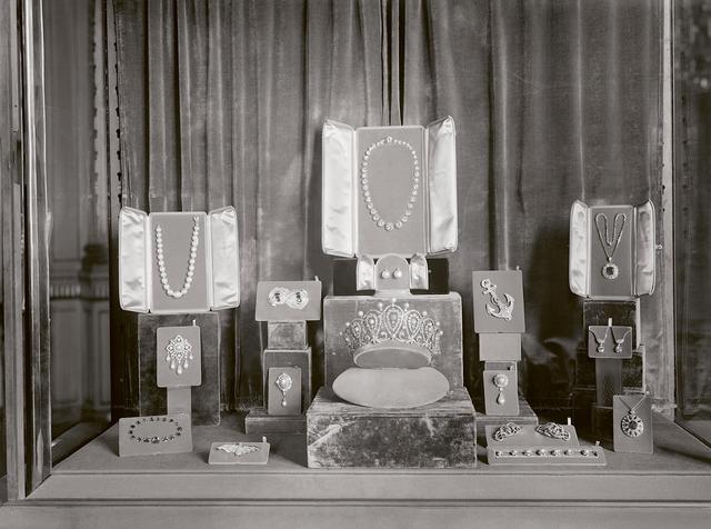 英国王室珍珠胸针,西班牙胸针