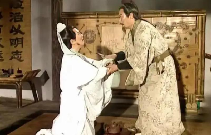 诸葛瑾和诸葛亮为什么各为其主,诸葛亮是诸葛瑾的哥哥还是弟弟