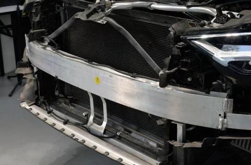 铝合金轻量化车身,铝合金刚性很好