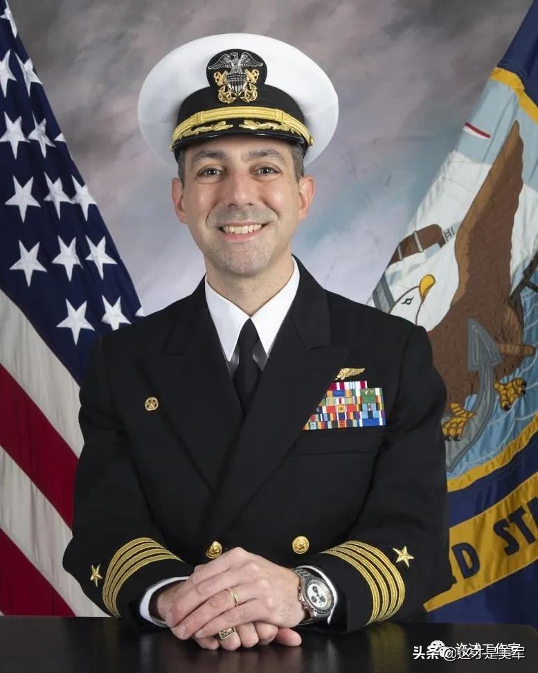 美军如何把一名大学生培养成世界最先进航母的舰长