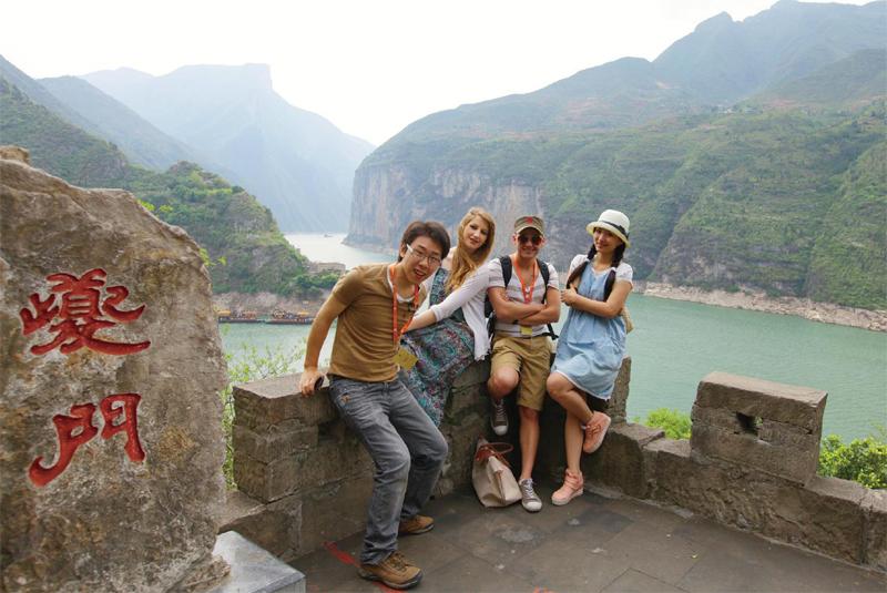 重庆小伙娶法国媳妇全部视频,北京姑娘嫁给法国小伙混血儿子