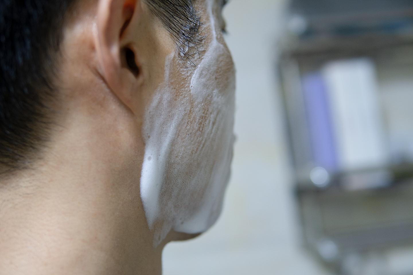 男生脸怎么变得干净推荐洗面奶,如何选择适合自己的洗面奶男生