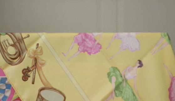 最火的爱马仕丝巾,第一条爱马仕丝巾