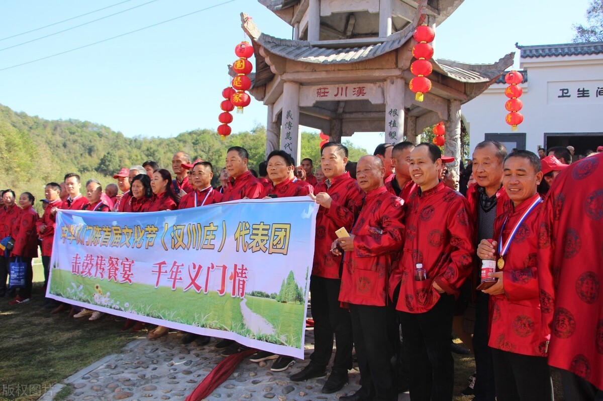 江西山村，18代人住一起，合炊300年不分家，如今亲戚遍天下