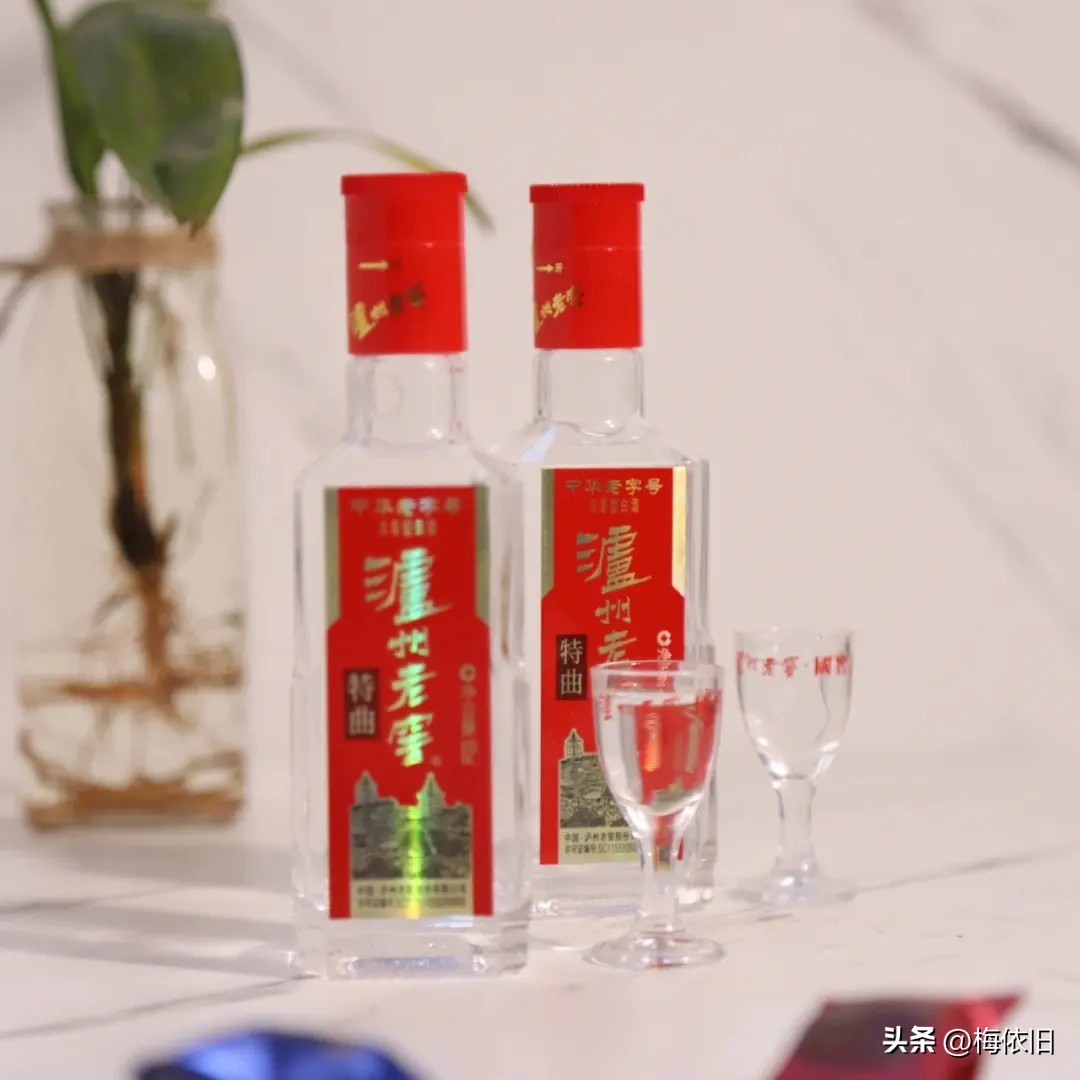 六七十元52度白酒什么牌子酒好喝,一百多块钱的白酒什么牌子好喝