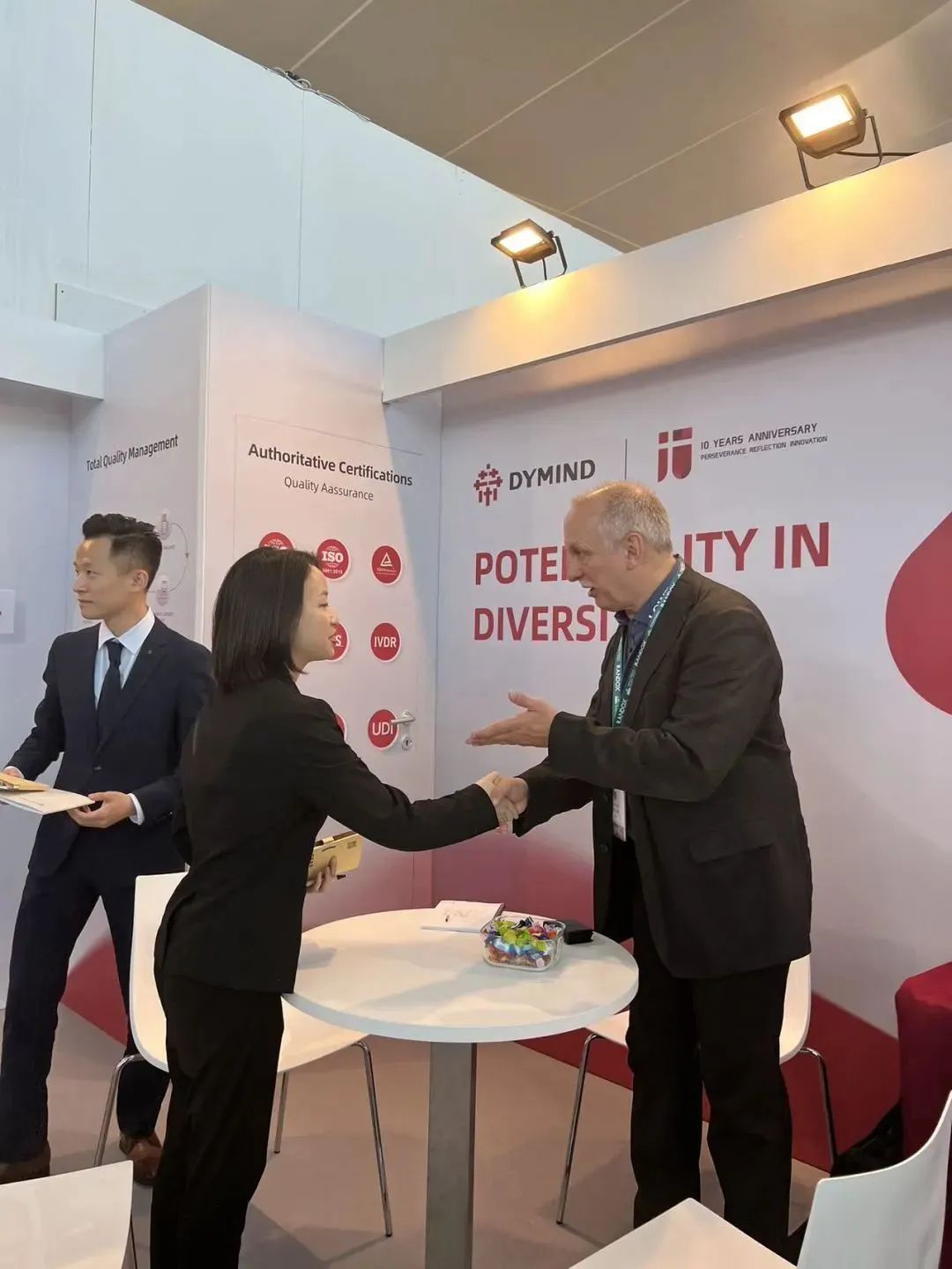 甯濊繄鏃呰,甯濊繄鑻辨枃