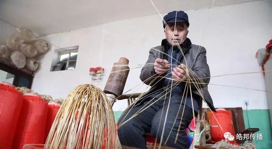 70年代童年过年纯手工制作灯笼,传统工艺制作灯笼需要十几道工序