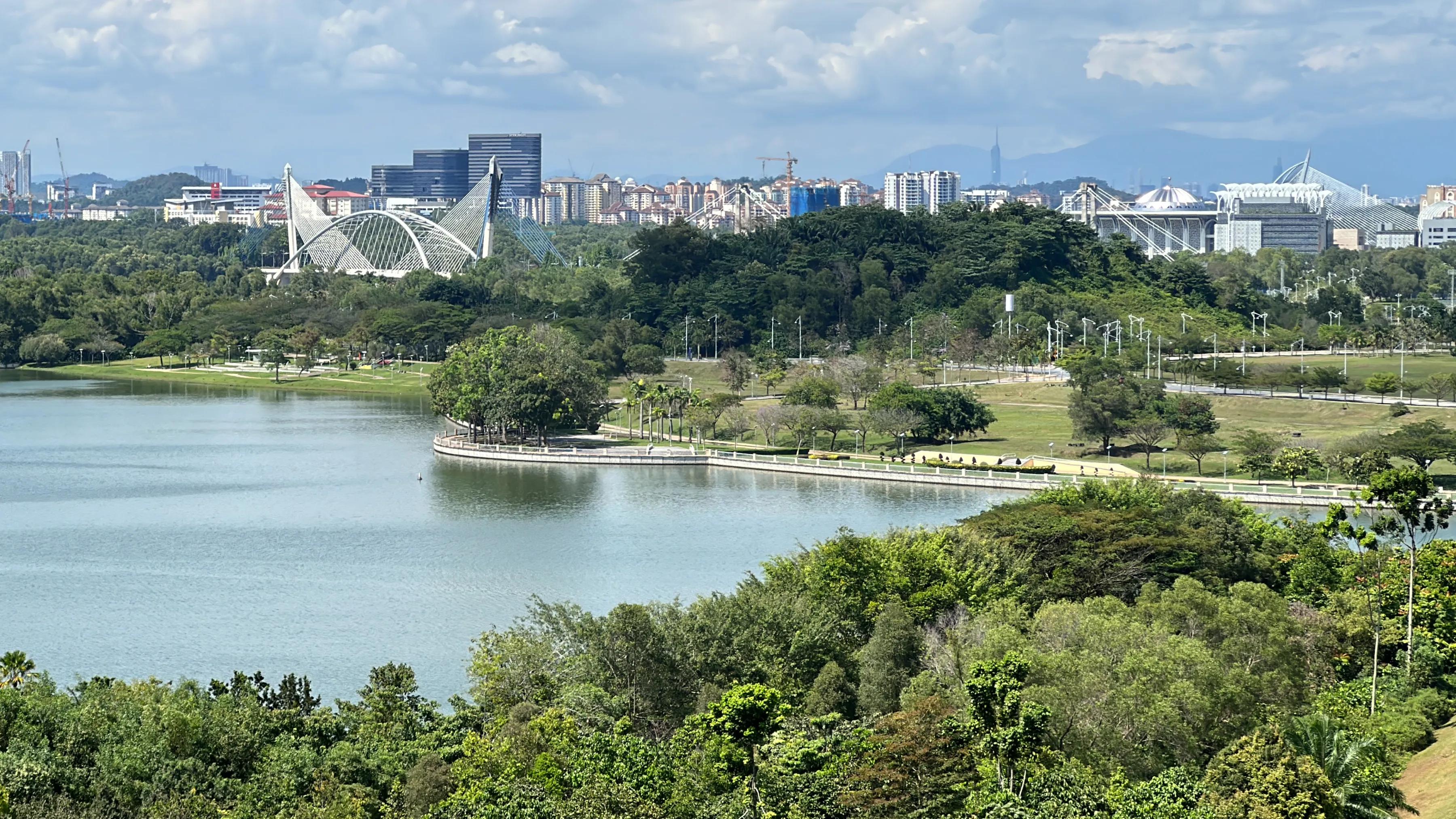 才知道吉隆坡行政中心“搬家”了，原因竟然是怕官员迟到，牛了