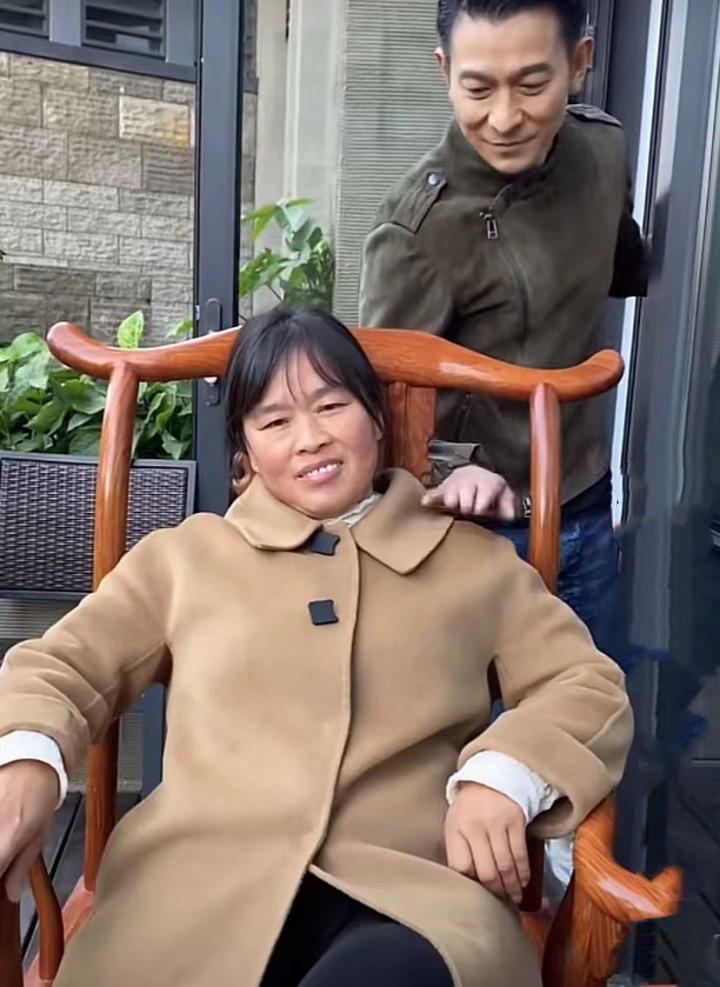 农村小伙子被打视频,河南小伙被打耳光