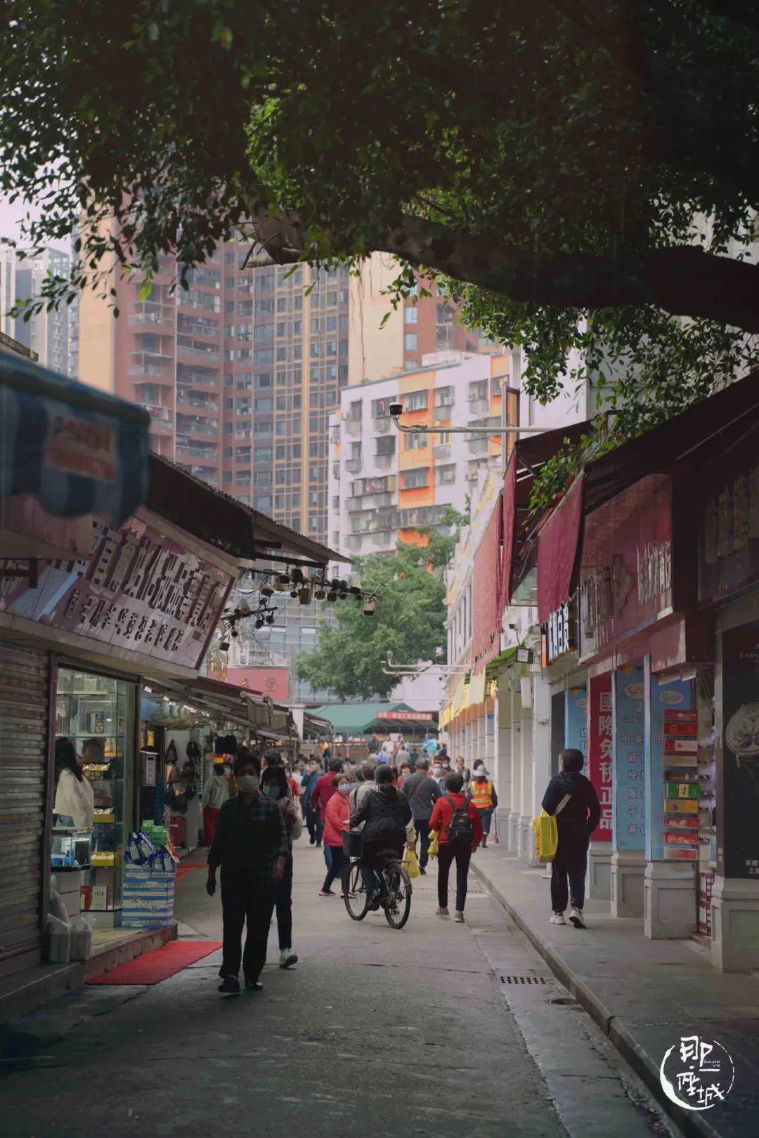 香港和深圳交界的中英街,香港跟深圳最近的地方中英街