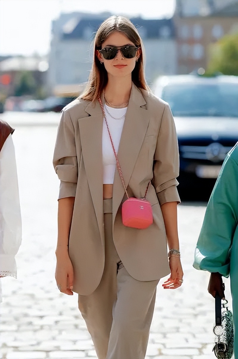 怎么学会穿搭色彩搭配技巧,穿搭怎么穿出高级感浅色系