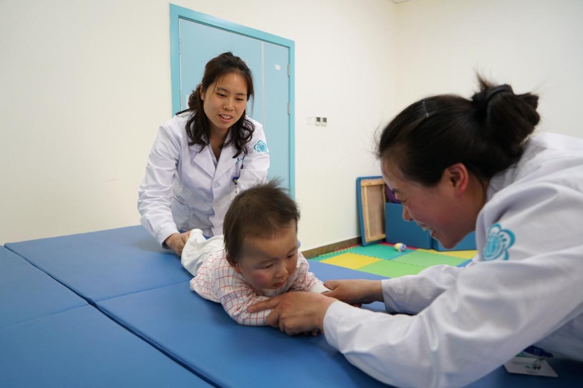 三岁半男孩身高体重标准对照表,最新版0-3岁儿童身高体重标准